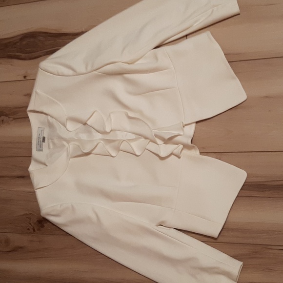 Tahari Jackets & Blazers - TAHARI BLAZER 12